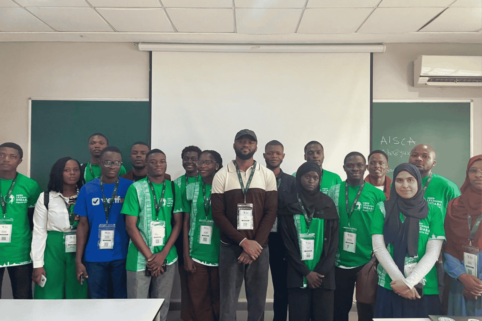 Group photo with emerging AI practitioners during the Breakfast Mentorship Session.